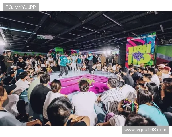 全国街舞大赛点评成都攀岩队默契配合展现团队精神与舞蹈魅力